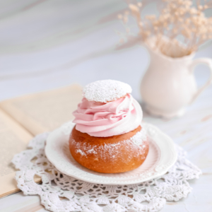 Vastlakukkel (kirsimoosiga)